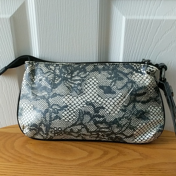 Betseyville wristlet Final Price - Picture 2 of 8